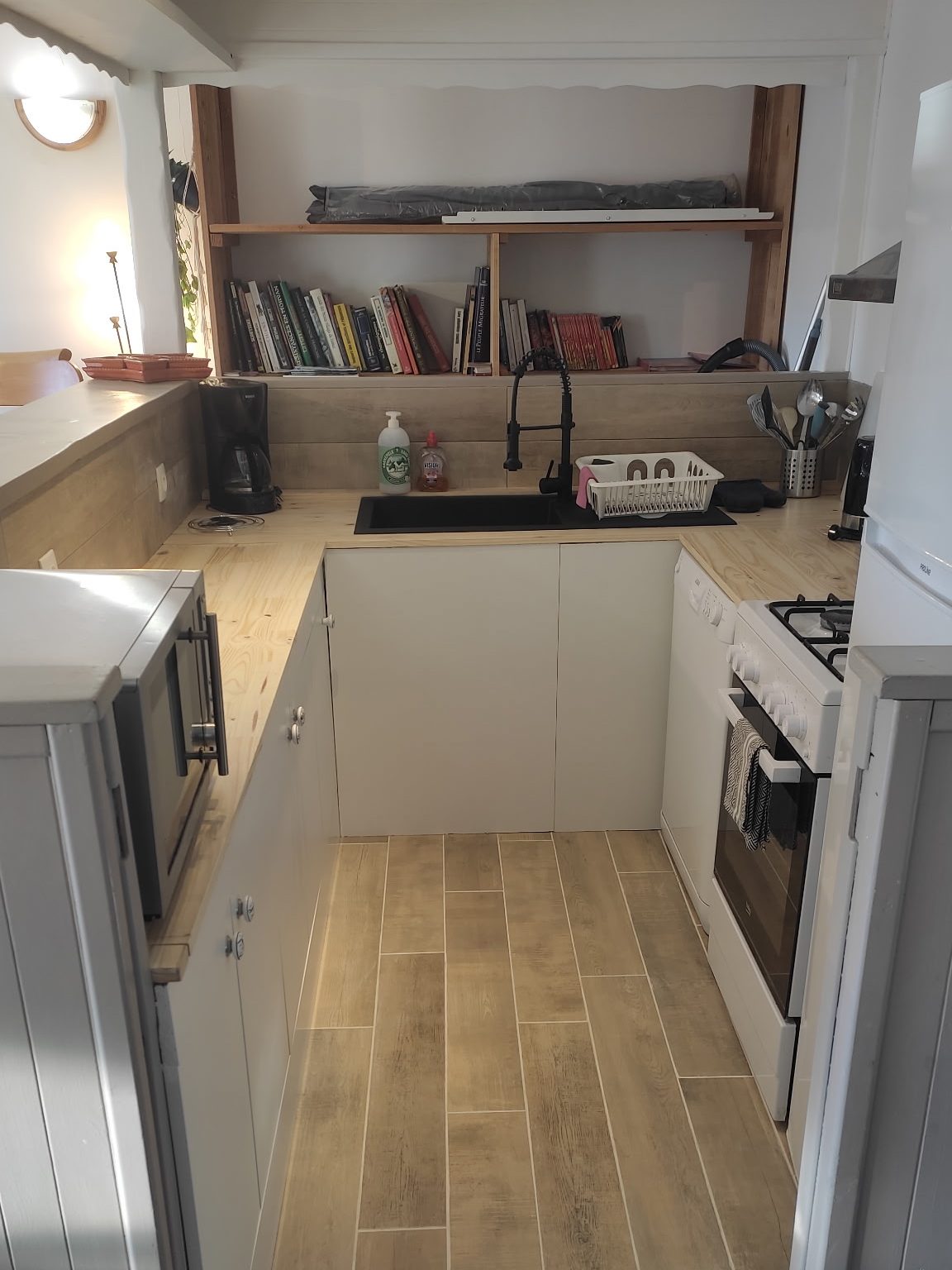 Gites au bord du lac des settons - entre lacs et forêts – en Morvan
Gites tout confort, très bien équipés, animaux acceptés, au pieds des chemins de randonnées, idéal séjours touristiques, location vacances, déplacement professionnel, seul, en famille, entre amis - Gîtes d'Adrien
